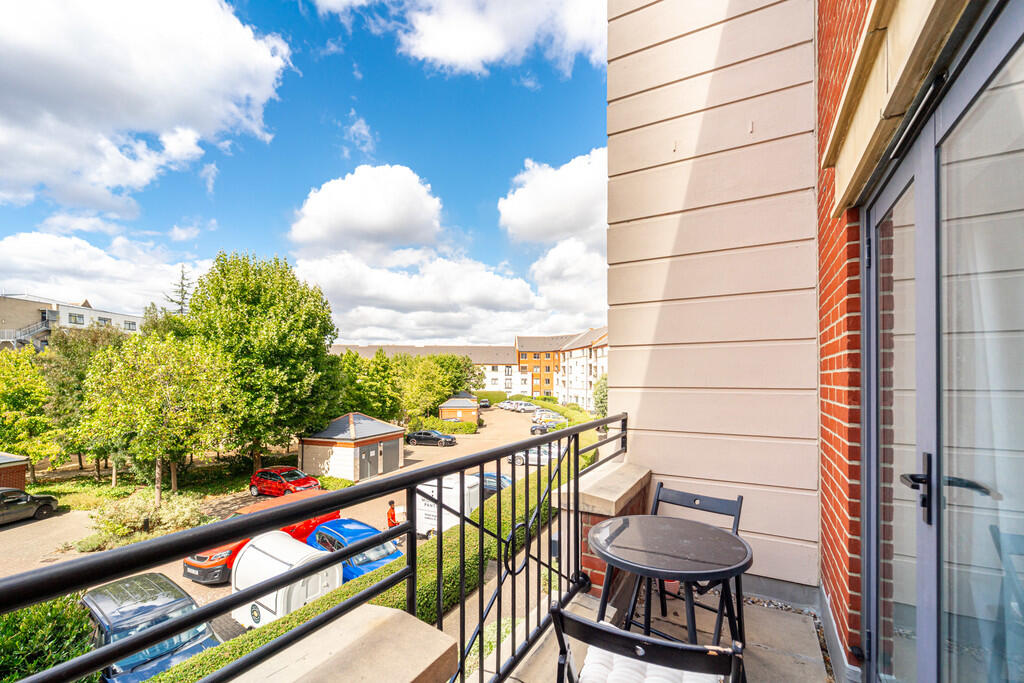 Apartment in London - View 5