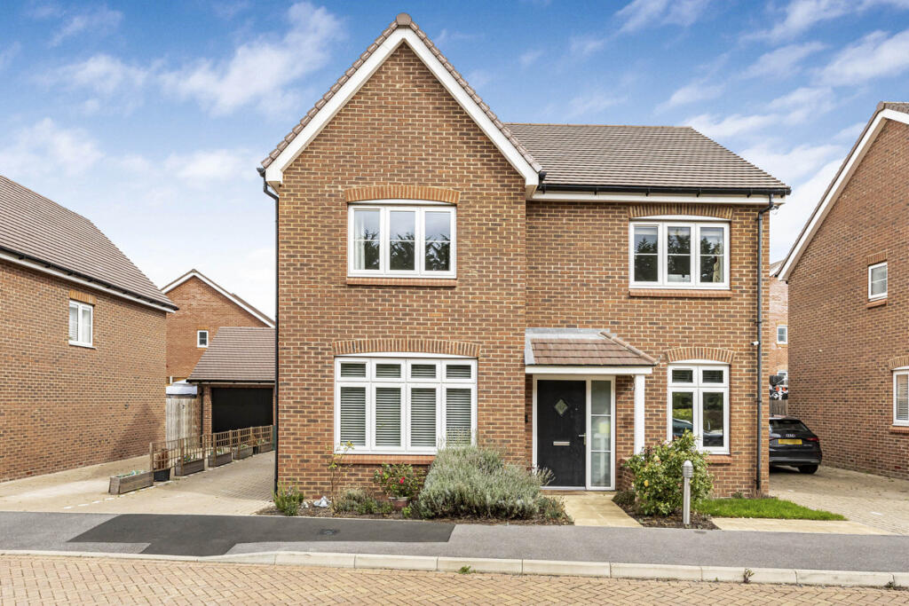 Main image of property: Holcombe Place, Stadhampton, OX44