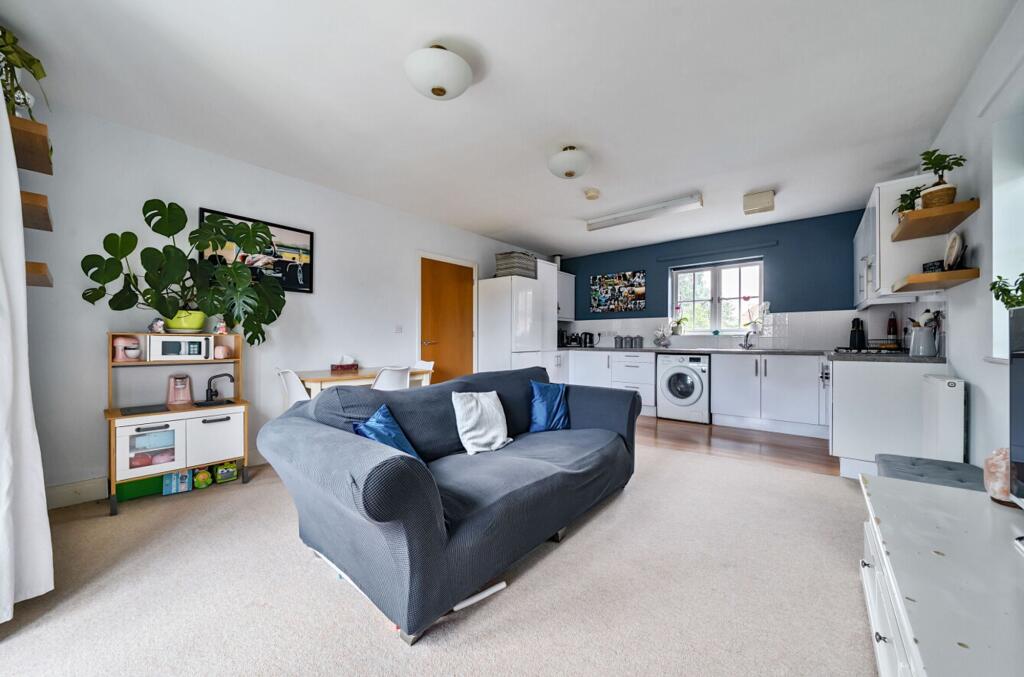 Apartment in Chichester, Westhampnett - View 5