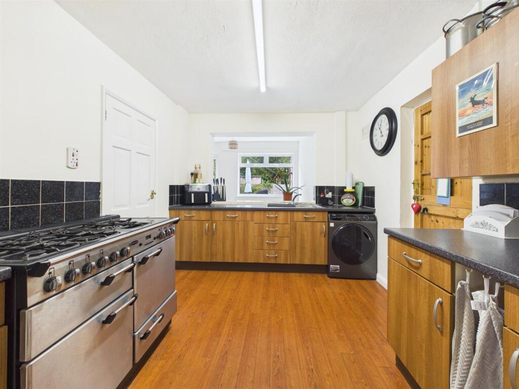 House in Gloucester - View 5