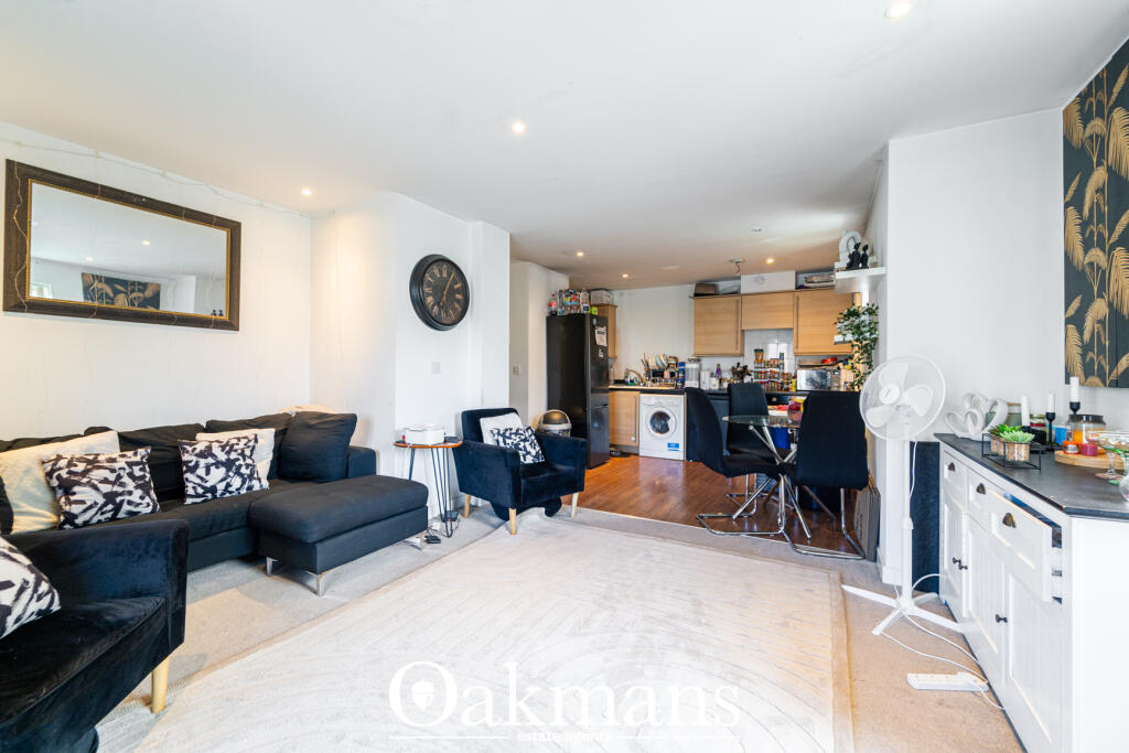 Apartment in Birmingham, West Midlands - View 2