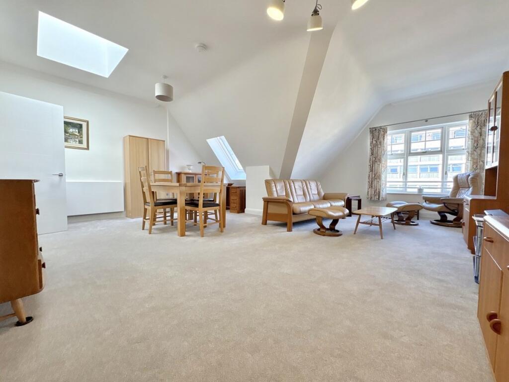Apartment in Poole, Parkstone - View 2