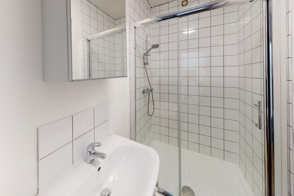 1 bedroom house share for rent