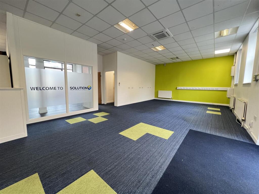 Cambridge Crescent, Westbury-On-Trym, Bristol - View 5