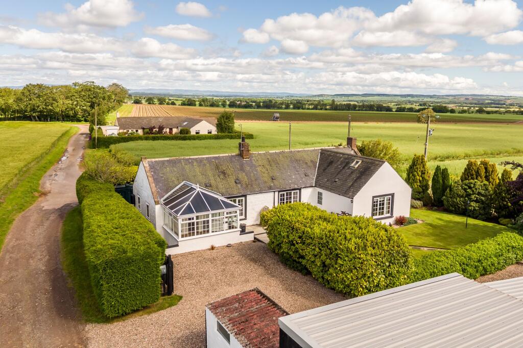 Main image of property: 3 East Grange of Conon Farm Cottage, Arbroath, DD11 3SF