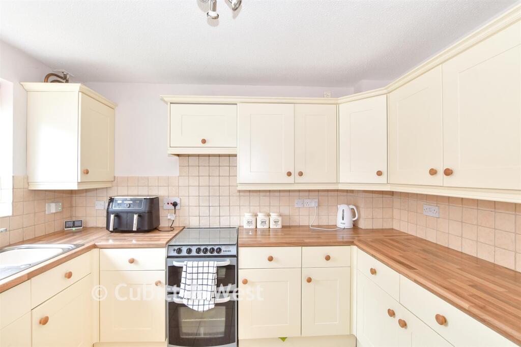 House in Tonbridge - View 3