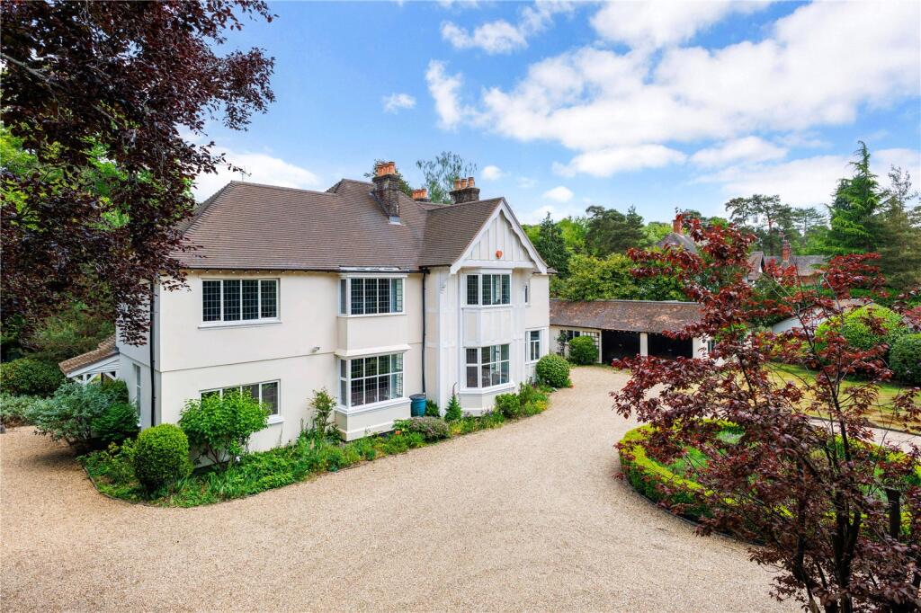Main image of property: The Ridges, Finchampstead, Wokingham