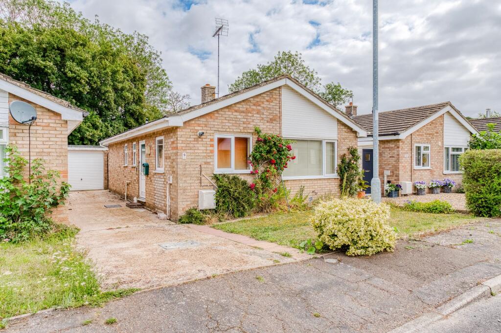 2-bed detached on Frere Corner, Roydon, £230,000