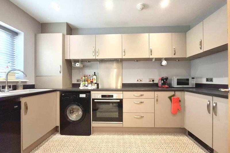 Blacksmith Close, Sunbury-On-Thames – pohled 2