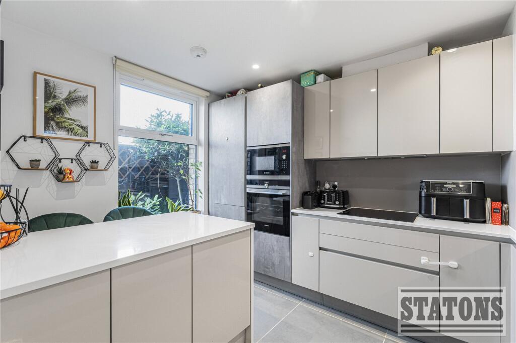 House in London, Underhill, High Barnet - View 5