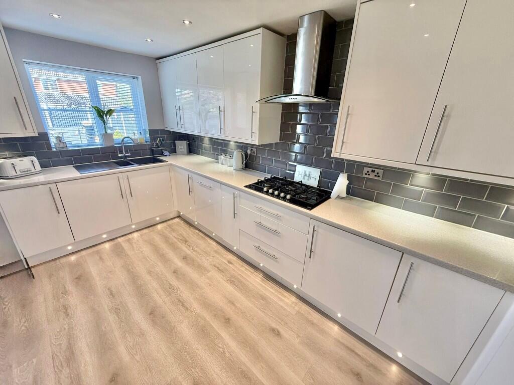 House in Stanney Oaks, Ellesmere Port - View 6