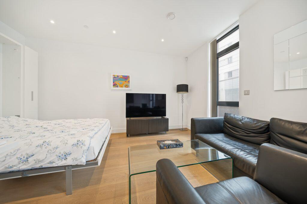 Studio flat for rent