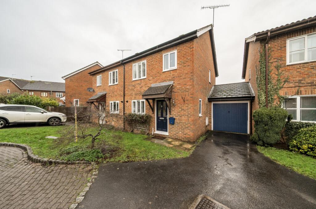 Main image of property: Lory Ridge, Bagshot, Surrey, GU19