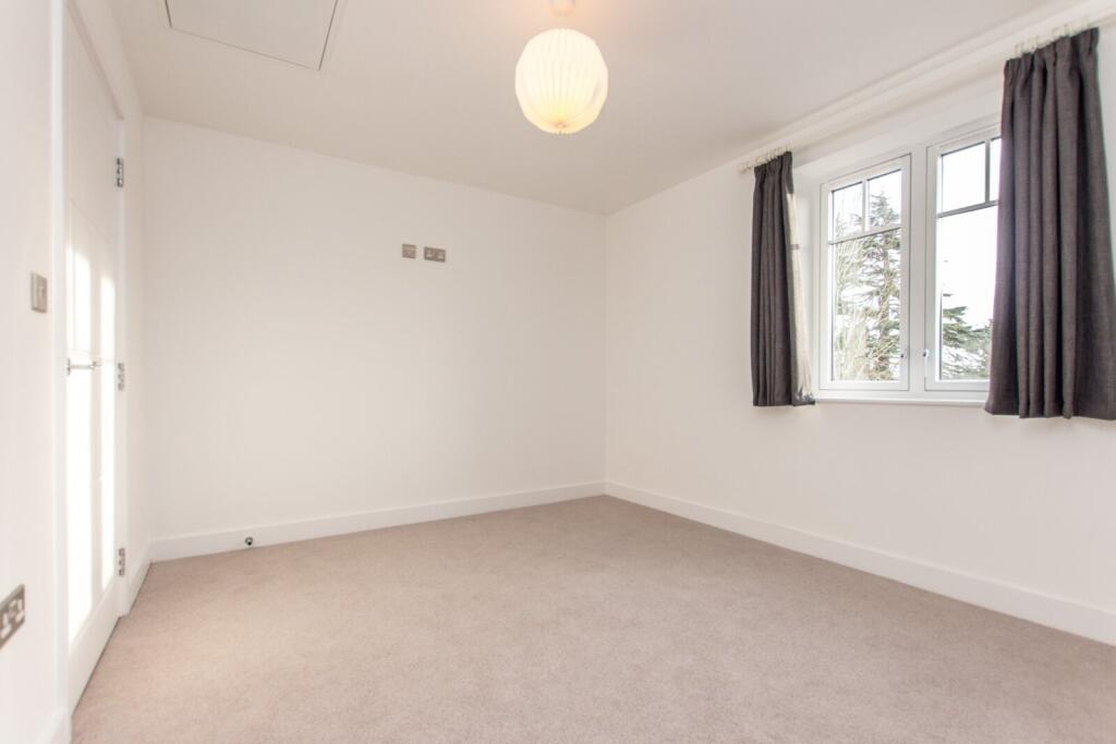 Schreiber Grange, Stratford Road, Nascot Wood photo 4