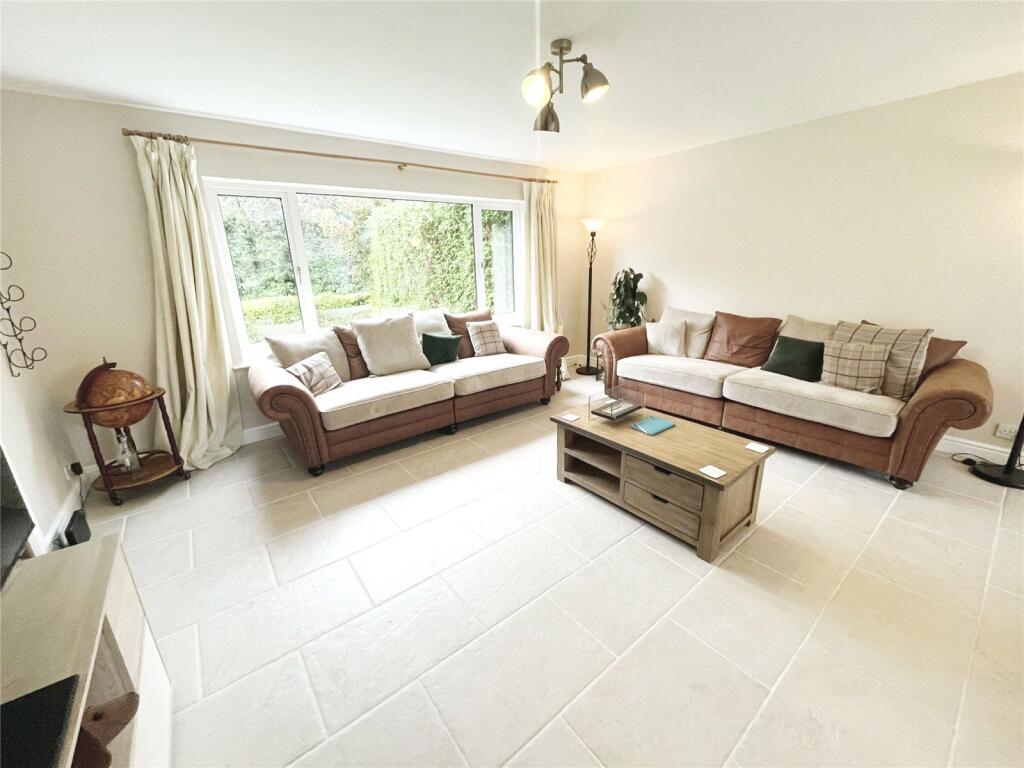 Berry Hedge Lane, Burton-on-Trent, Staffordshire, DE15 photo 4