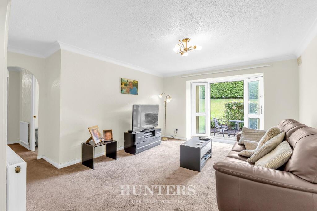 Apartment in Rochdale, Wood Side - View 5