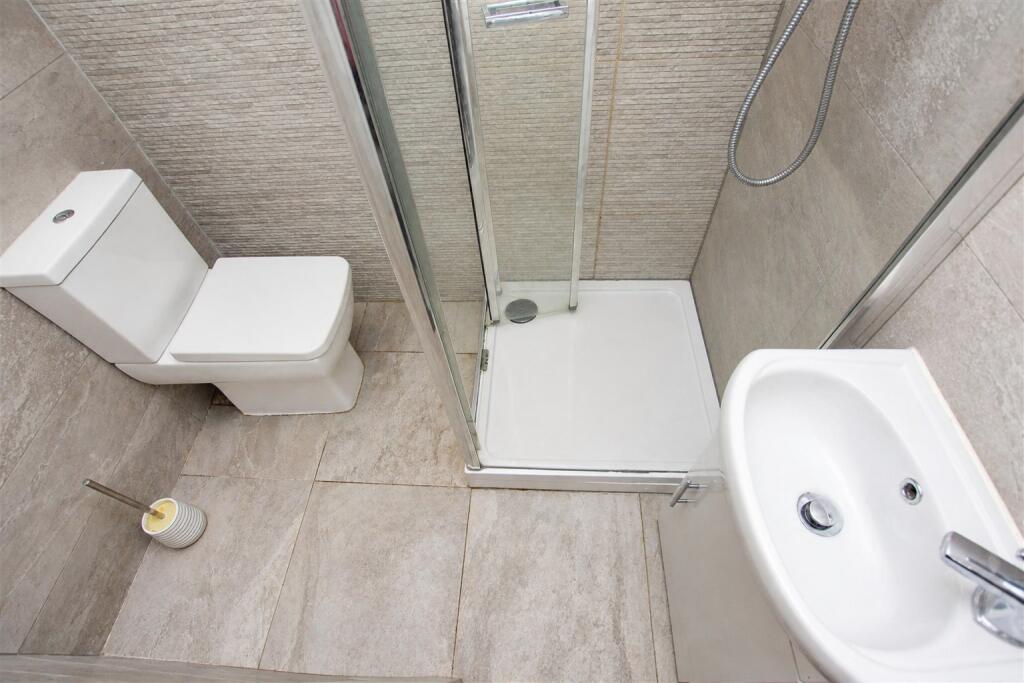 6 bedroom house for rent