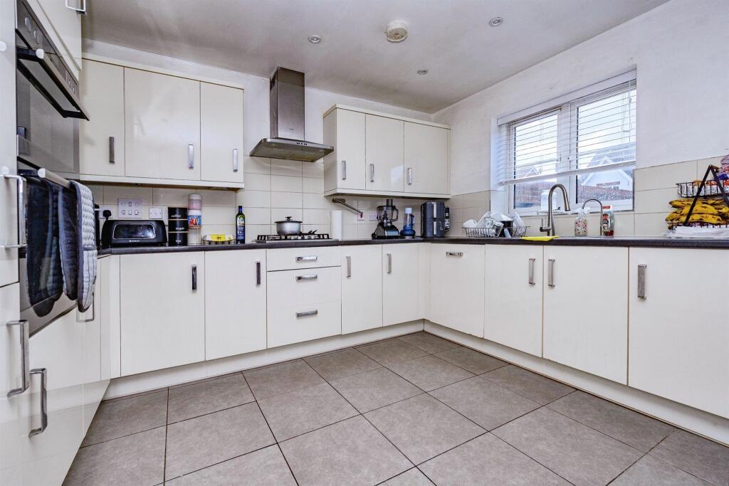 House in Watford - View 3