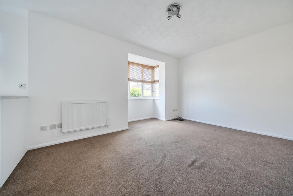 Elgar Drive, Shefford, SG17 photo 3