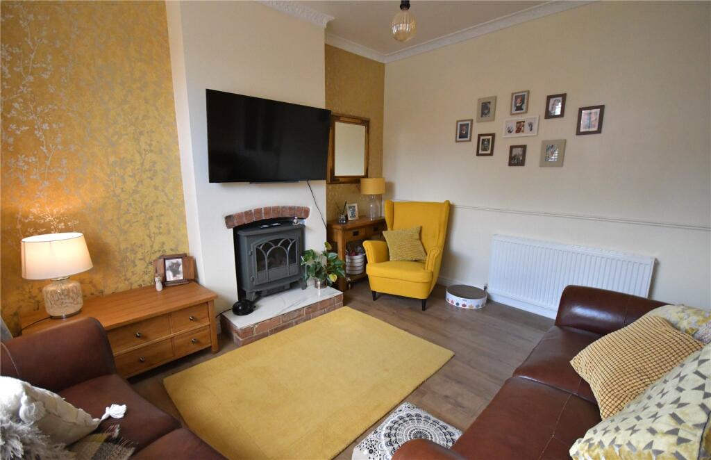 House in Northamptonshire, Woodford cum Membris - More
