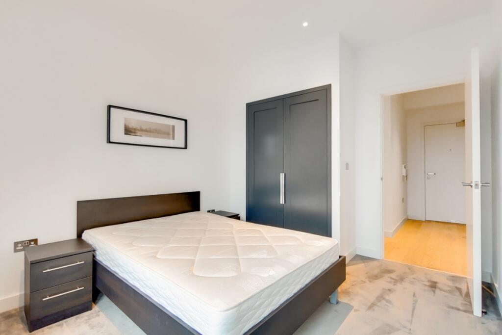 Modena House, London City Island, Lyell Street, E14 - More
