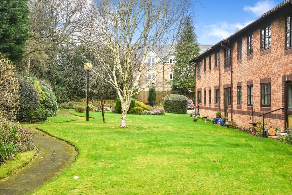 Main image of property: Wedderburn Lodge, close to Harrogate Stray, Wetherby Road, Harrogate, North Yorkshire, HG2 7SQ