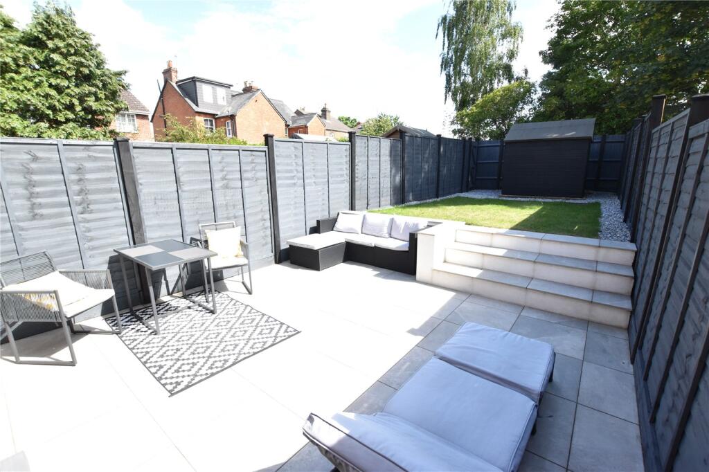 Reading Road, Farnborough, Hampshire, GU14 photo 4