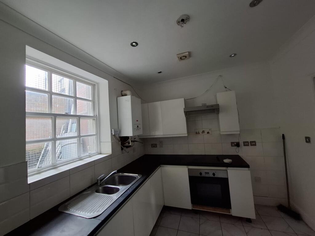 Flat 3, Marina View, 80 Church Street, Hartlepool, Durham TS24 7DN photo 3