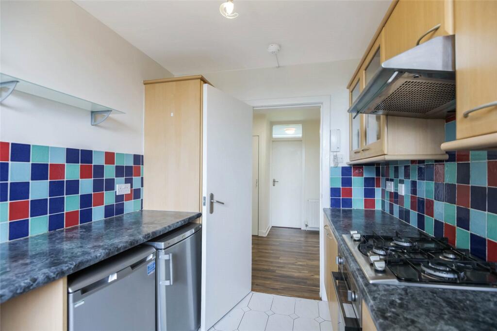 Apartment in Glasgow, Ibroxholm, Bellahouston - View 5