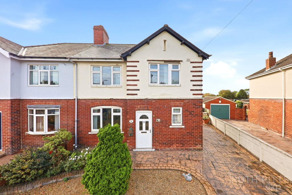 3-bed semi-detached on St. Helens Avenue, Hemsworth, WF9, £160,000