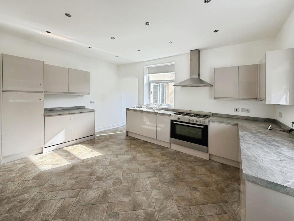 House in Huddersfield - View 2