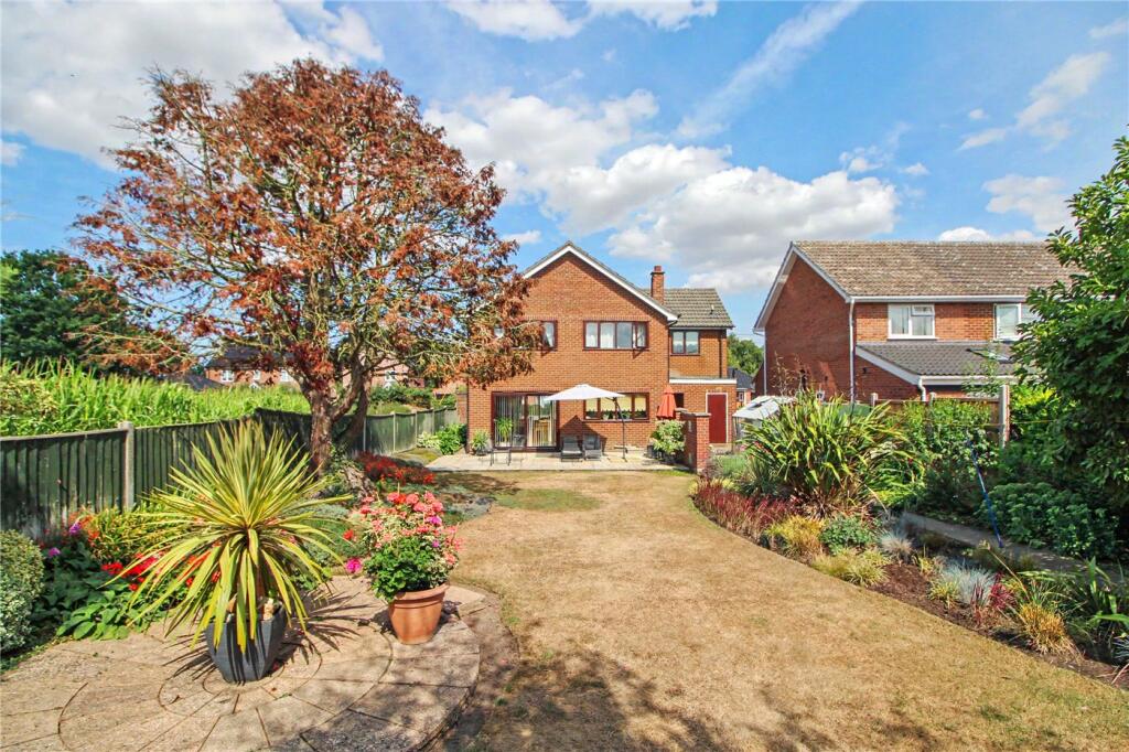 4-bed detached on The Street, Surlingham, Norwich, Norfolk, NR14, £450,000