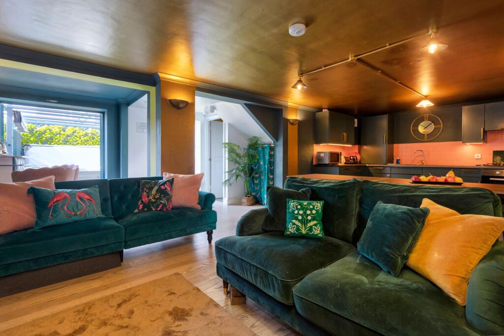House in Brighton - View 2
