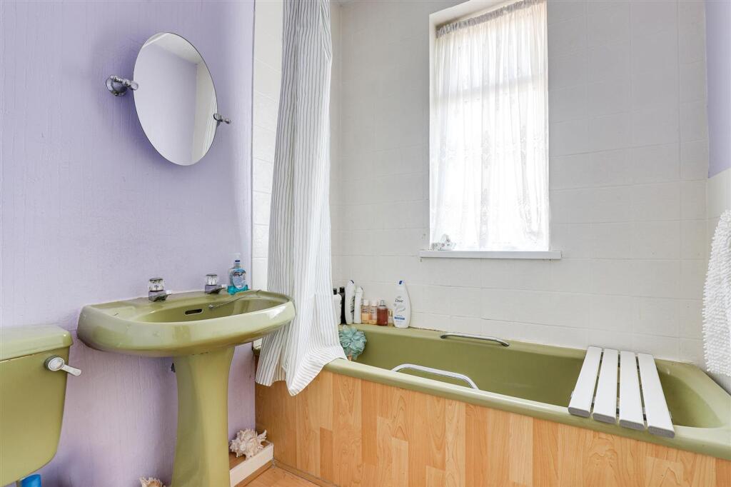 House in Nottingham, Woodthorpe - View 5