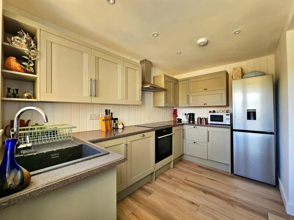 House in Gloucester - View 2