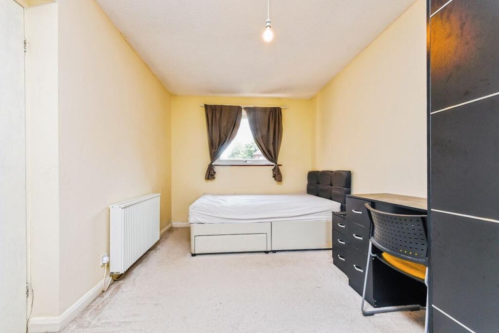 House in Nottingham, Old Lenton, Lenton - More