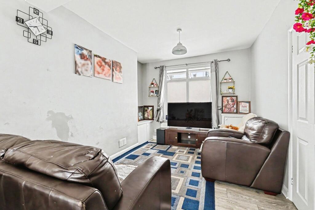 House in Northampton, West Northamptonshire - View 2