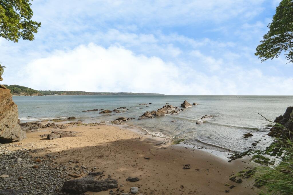 House in Saundersfoot, Pembrokeshire - View 3