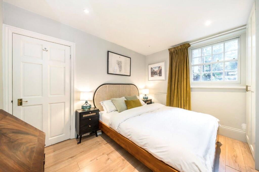 Mile End Road, Bow, London, E3 photo 4