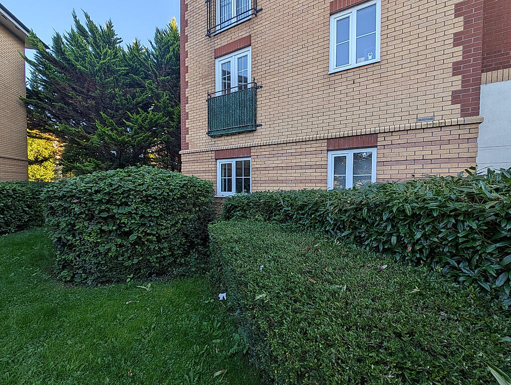 2-bed flat on 11 Campbell Drive, Cardiff, CF11 7QE, £150,000