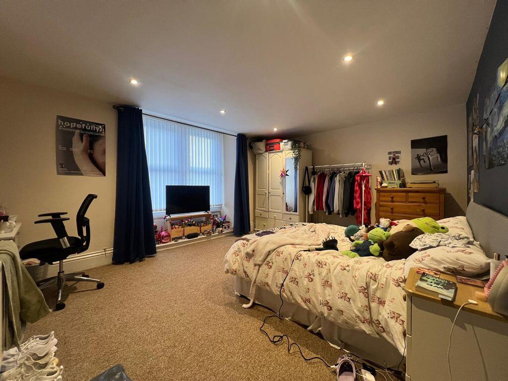 3 bedroom maisonette for rent