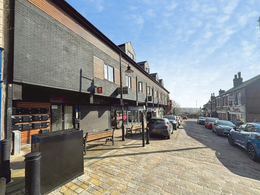 Main image of property: Gillygate, Pontefract, West Yorkshire, WF8