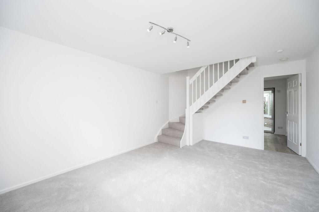 House in Redhill - View 2