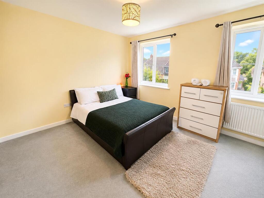 House in Slough - View 3