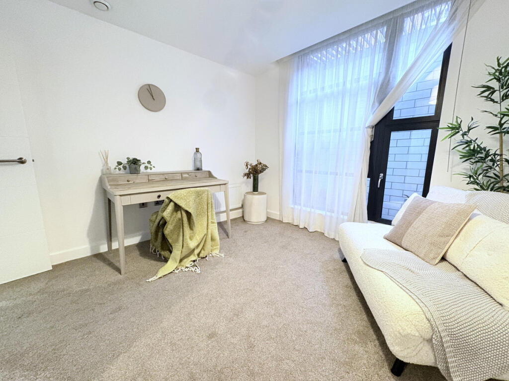 Assay Lofts, St Paul's Square, Birmingham, B3 - Więcej