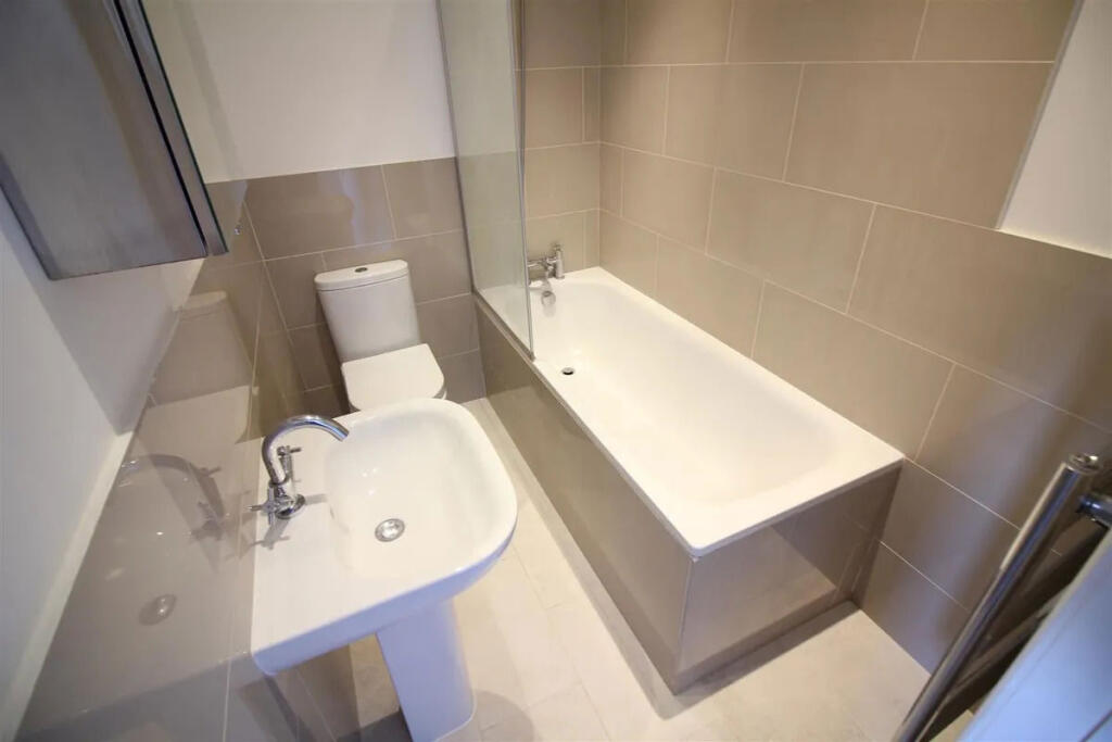 Apartment in Twickenham - View 4