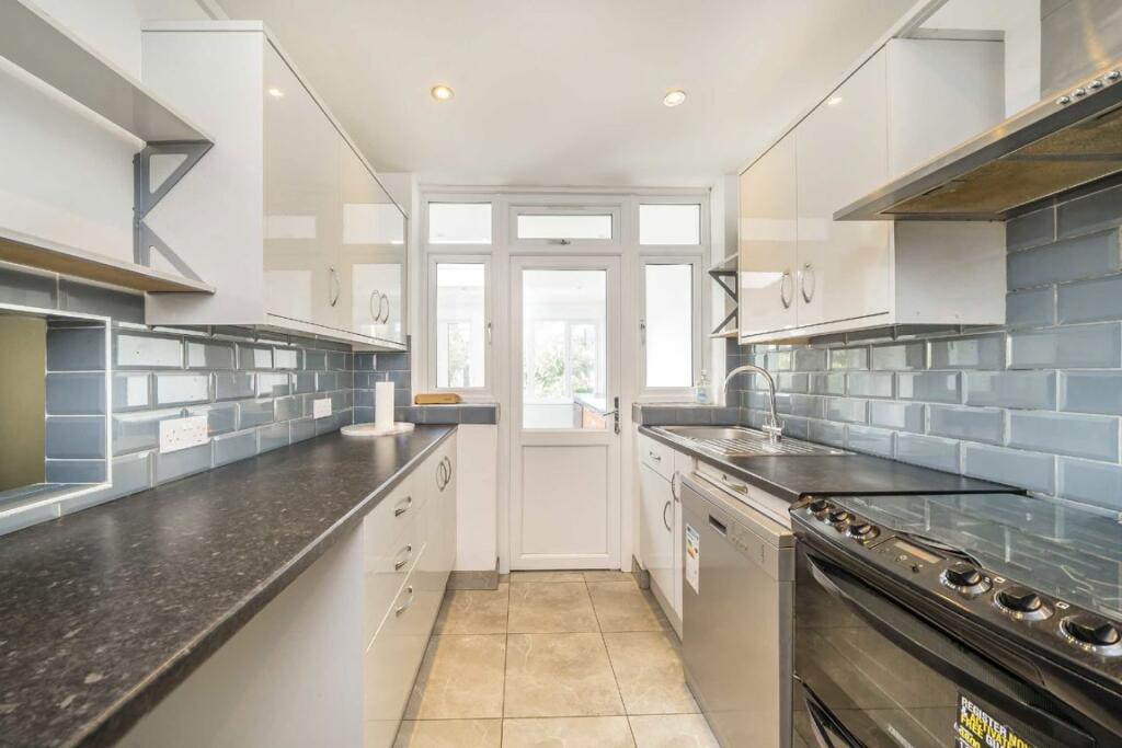 House in London - View 4