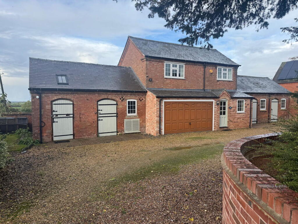 4-bed detached on Dovecote Barn, Long Clawson, £325,000