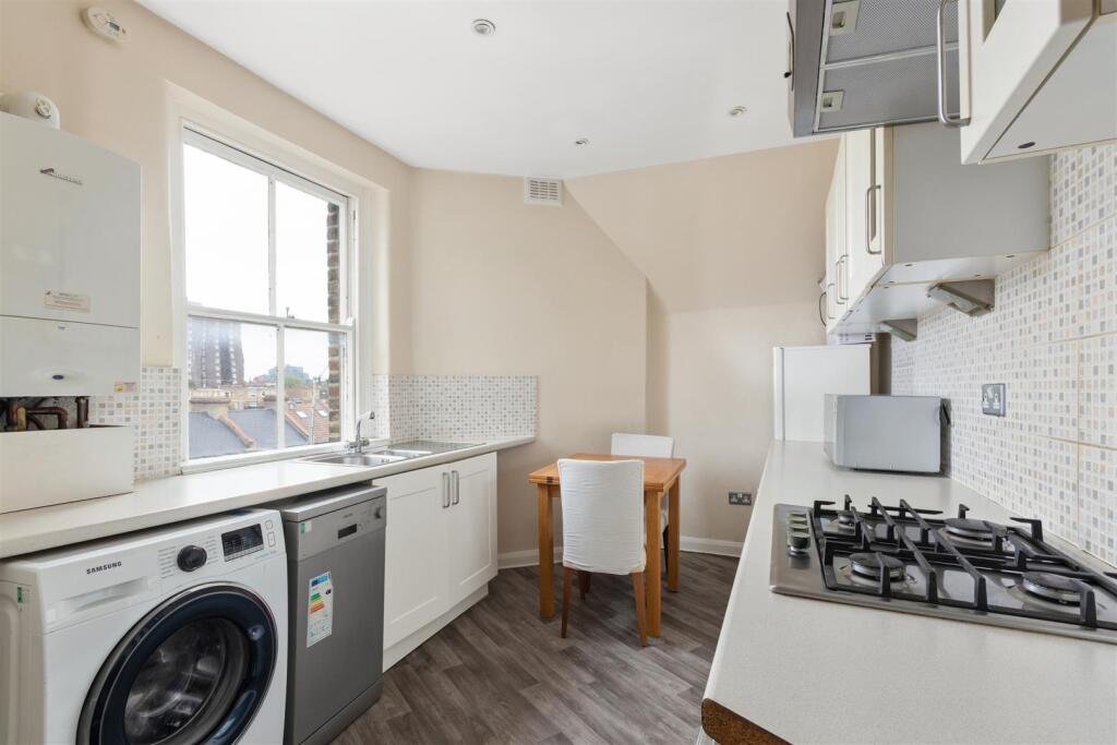 Apartment in London - View 4