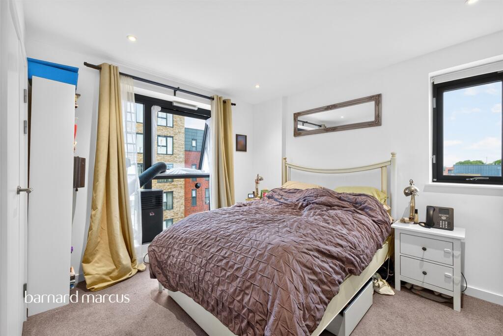 Apartment in London - View 5